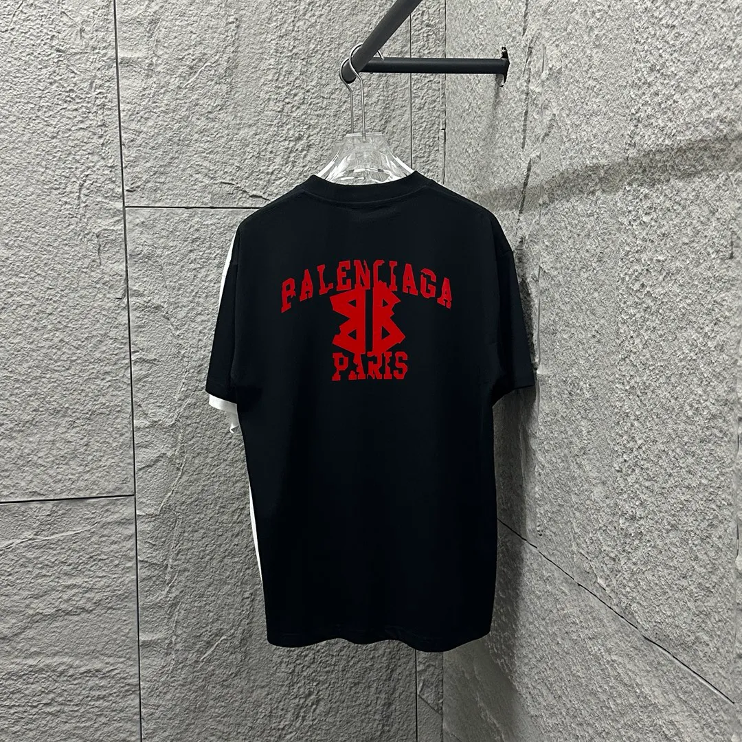 BALENCI*GA 2025 New Arrival T Classic Red B T Same Style ：Black White Size： S （90-130 ） M （120-150 ） L （140-165 ） XL （160-180 ） XXL （180-210 ）